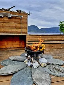 Unique traditional Norwegian cabin next to the fjord - Image 4