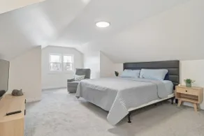 Charming Jefferson Park Bungalow near O’Hare - Image 5