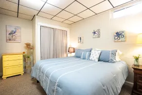 Yaya's Place: Cozy Coastal Suite - Image 2