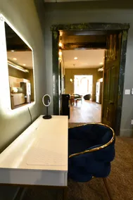 A historic downtown stay at The Henry 2! - Image 4