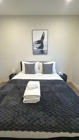 Spacious Modern Retreat in Sydney Olympic Park - Image 2