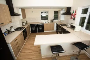 full house ROOMY BNB - Image 4