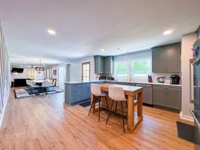 4br Private Home w/Patio Minutes From Airport - Image 2