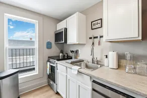 Stylish Windsor Suite Near Wineries & Fundy Coast - Image 3