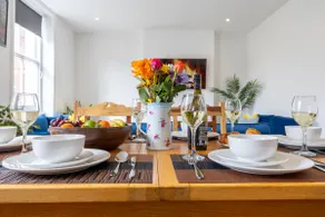 In The Lanes - Central 2 Bedroom 2 Bathroom - Near Beach - Image 2