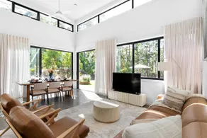 Daylesford retreat on 6 acres, sleeps 8 w/ firepit - Image 3