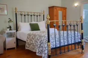 Rapunzel's cottage - Image 2