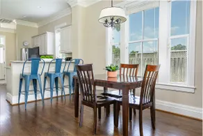 Rosebud Cottage - Luxurious 3 Bedroom in Downtown - Image 3