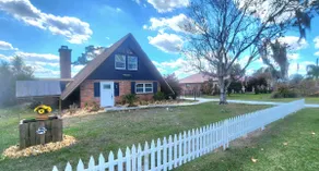 Cozy Home with Cottage on Lake Sebring - Image 2