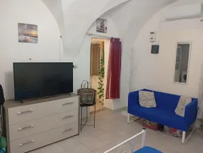 DOMUS 34 – Charming central apartment - Image 2