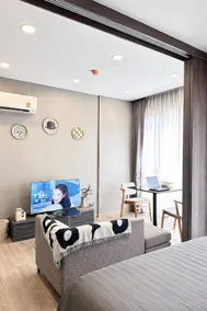 1-Min MRT + 7-11 • Quiet Bangkok Condo • Pool/Gym - Image 3
