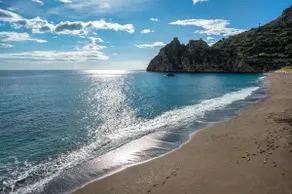 GuestHost - Currao's Holiday Seaview Flat - Image 5