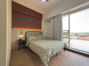 Modern 2BR Condo with Fiber Net and Netflix - Image 2