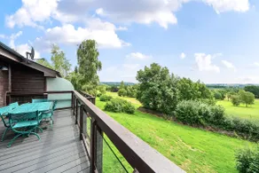 Tranquil 2-Bedroom Woodland Lodge, sleeps 6 - Image 2