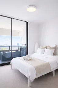 Skyline Retreat Free Parking 2 min to Stadium Sleeps 6 - Image 3