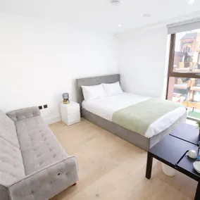 Upton park Plaistow East Ham Canning Town Apartment in London - Image 2