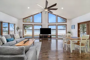 Boathouse: Lake Charlevoix: Dock & Hot Tub & Pets - Image 3