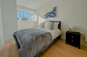 Luxury Apartment - West Wimbledon with Cinema & Game Room, Gym, Parking - Image 4