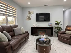Beautiful family home close to everything in Miami - Image 5