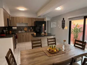 Beautiful family home close to everything in Miami - Image 3