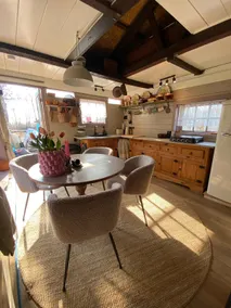 The Crooked Island Cottage near Amsterdam - Image 3