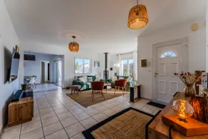 Villa with private pool, garden & wood-burning stove - Image 4