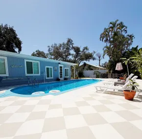 Poolside Palms & Oak; sltwtr pool, 10 min to beach - Image 3