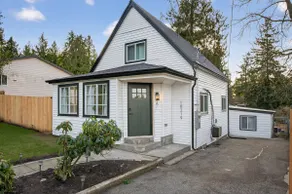 Emerald City Jungle Oasis | 10 Min to Downtown - Image 4