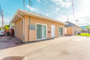 Charming Downtown 2-Bed, 2-Bath Carriage House - Image 4