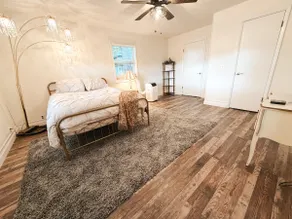 The Main Suite - Image 2