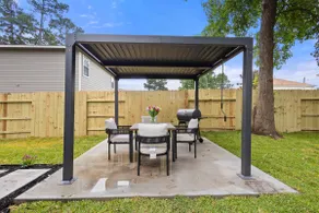Pine Retreat • Pergola • Fast WiFi • Near Waterway - Image 3