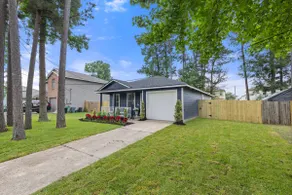 Pine Retreat • Pergola • Fast WiFi • Near Waterway - Image 2