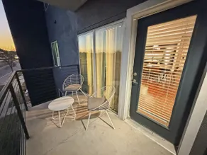 2B2B-Elevator, Pool, Gym, Dog Park, Parking & More - Image 5