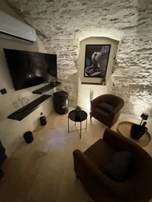 Love Room - Image 4