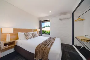 Budget 2BR Home Convenient Location Walk to Shops - Image 4