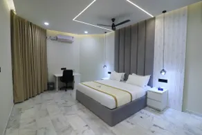 Luxury 2BHK Private Villa Stay - Image 2