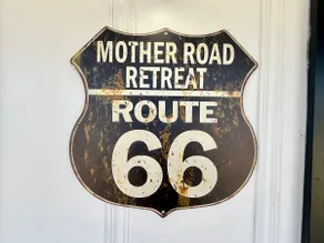 Route 66 Mother Road Retreat/Sleeps 6/Big Backyard - Image 3