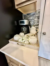 Relaxing, Stylish, & Spacious 3 Bdrm, Greensboro - Image 4