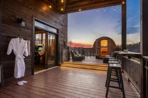 Riverfront•Sauna•Hot Tub Cold Plunge•Pickleball - Image 4