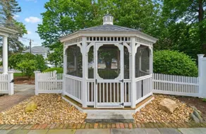 Garden Paradise Retreat in Marlboro - Image 3