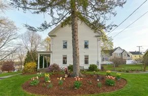 Garden Paradise Retreat in Marlboro - Image 2