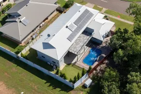 Familienfreundliche tolle Wohnung mit Pool und Garten - Image 2