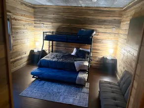 Near Parker’s Creek | Boat & RV Cabin - Image 5