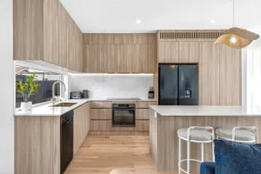 Avenue Pool House, 3 bedroom, Garage, Aircon, Pool - Image 2