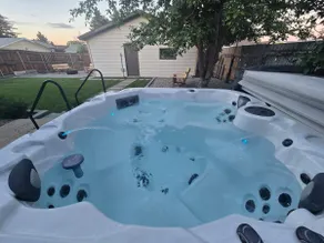 Renovated 5BR• Hot Tub• Walk to Centrium• Sleeps 9 - Image 4