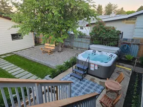 Renovated 5BR• Hot Tub• Walk to Centrium• Sleeps 9 - Image 2