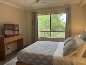 Resort Style 1 BR Apartment - 9 Pools - Mins to CBD - Image 4