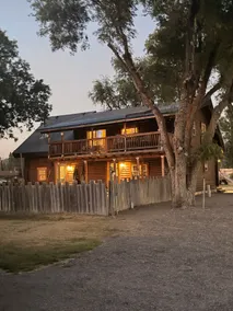 The Waterwheel Cabin & Family Retreat - Image 2
