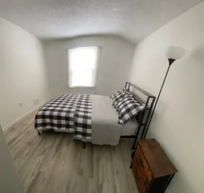 2-Bed Condo,1-full bath in beautiful neighborhood. - Image 3