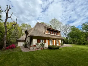 Cottage with swimming pool in the heart of the forest! - Image 2